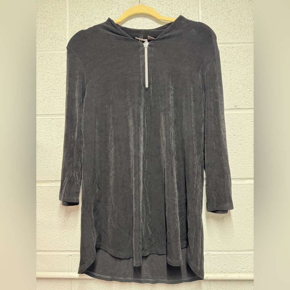 Chicos women’s black shimmer 3/4 sleeve stretch top with‎ Zipper size 1 small